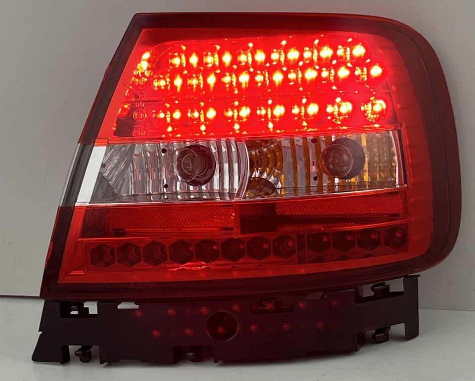 LED Heckleuchten Set Audi A4 B5 Limousine (94-99) rot/klar in Henstedt-Ulzburg