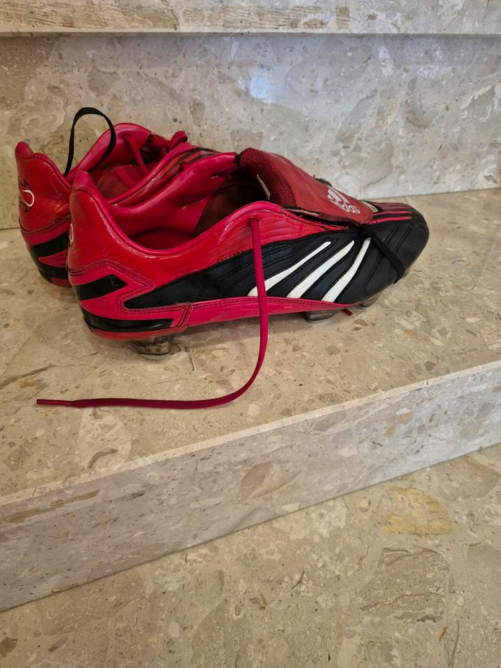 Adidas Fußball Schuhe in Schloß Holte-Stukenbrock