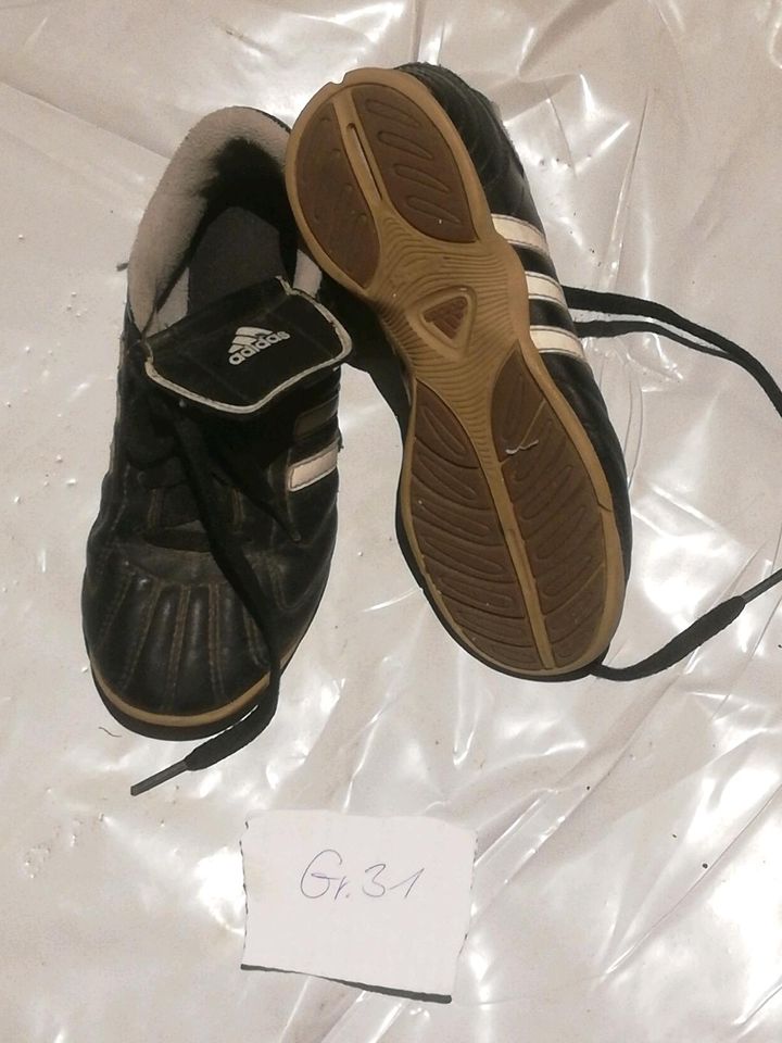 Turnschuhe, Hallenfussballschuhe Gr. 31 in Dahlheim Taunus