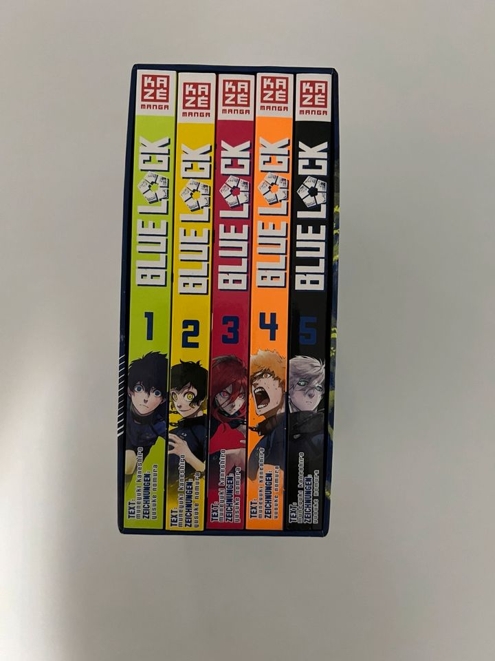 Blue Lock Manga Schuber 1-5 Anime in Berlin