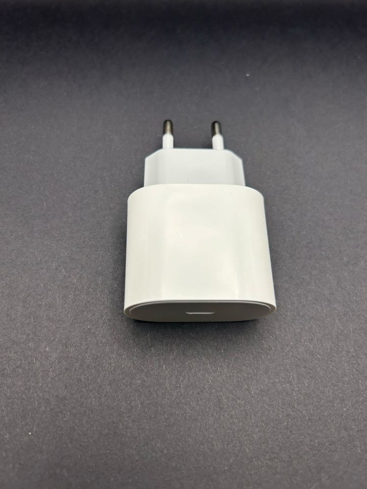 Original Apple 20W USB-C Power Adapter iPhone  Ladegerät in Solingen