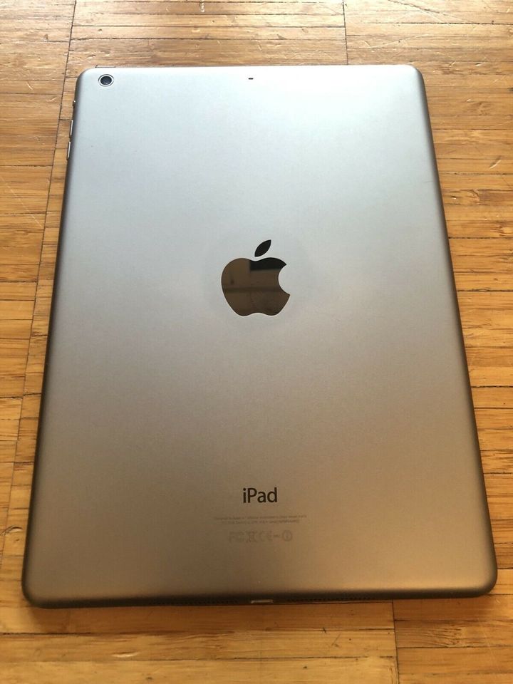 iPad Air 64 GB, voll funktionsfähig in Hamburg