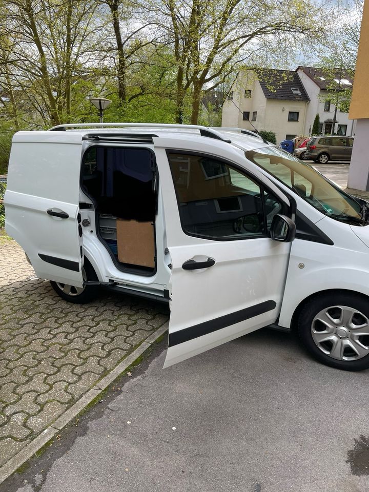 Ford Transit Courier in Wuppertal