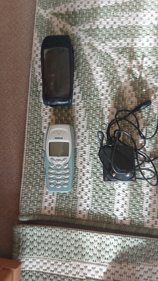 gebrauchtes Nokia Handy mit Hülle ohne Sim-Look in Markkleeberg
