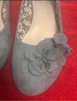 Neue Ariane Pumps Ballerinas Keilabsatz blau Blume 42 Nordrhein-Westfalen - Geldern Vorschau