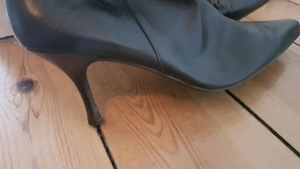 Braune Damenstiefel Größe 40 in Hamburg