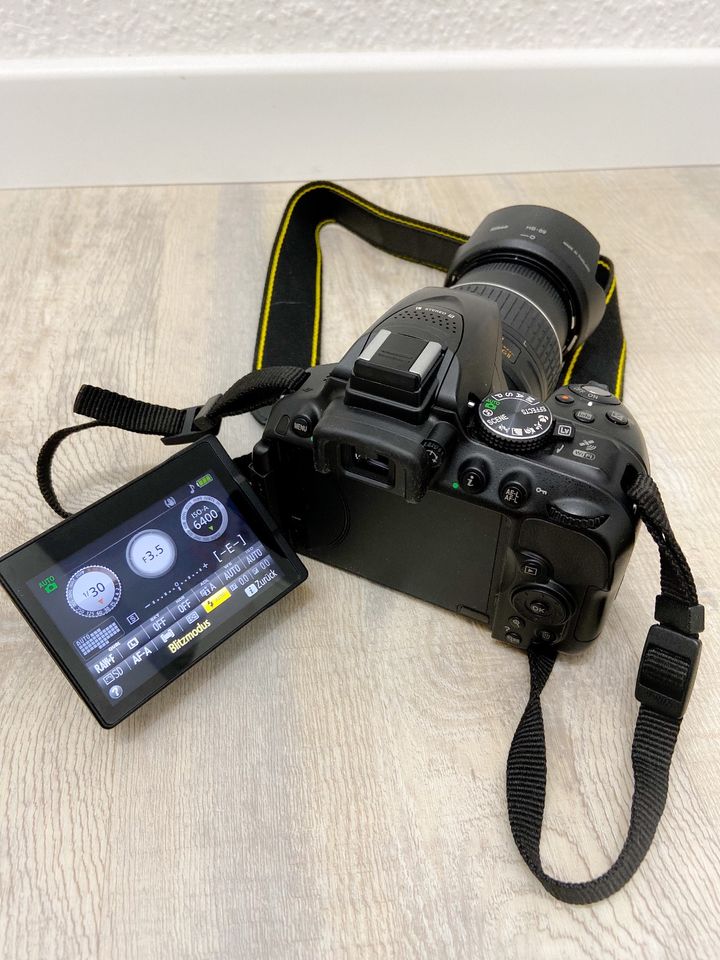 Nikon D5300 Kamera Spiegelreflexkamera Komplett-Set WLan Digital in Allendorf