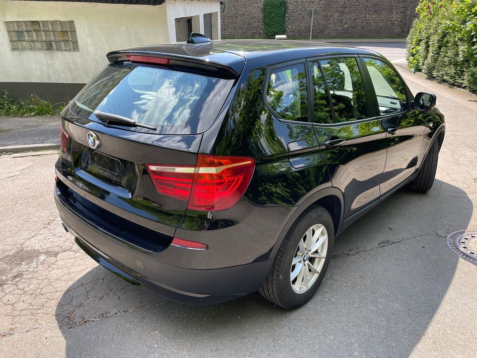 BMW X3 AHK ALLRAD SCHALTWAGEN in Gummersbach