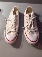 Chucks Converse Sneaker Schuhe 39 neuwertig weiß München - Berg-am-Laim Vorschau