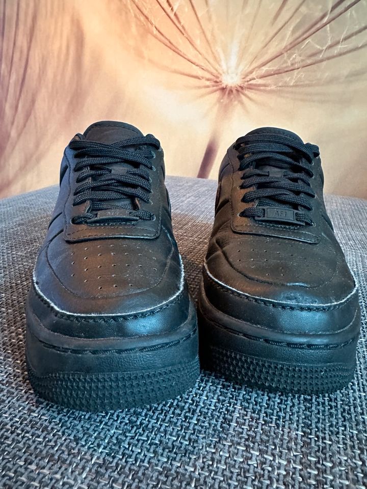 NIKE AIR FORCE1 gr.37.5  23.5cm SNEAKER in Berlin