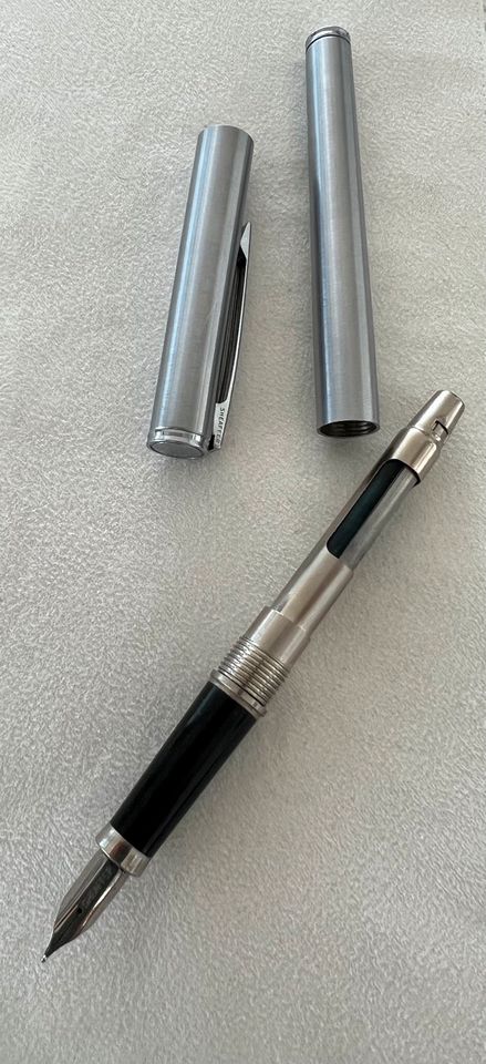 Sheaffer Pen and Rollerball/ Füllfederhalter und Tintenroller in Kandern