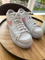 Nike Sneaker weiß /pink Gr. 39 wie neu Niedersachsen - Rosengarten Vorschau