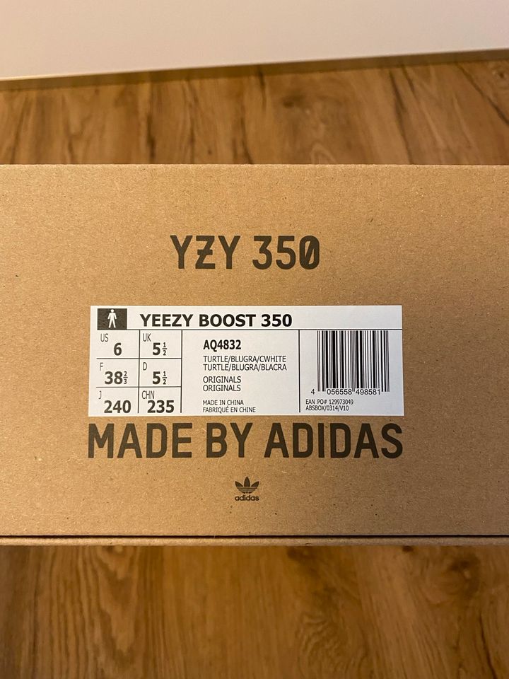 Adidas Yeezy Boost 350 V2 Turtle Dove - EU 38 2/3 | US 6 in Altusried