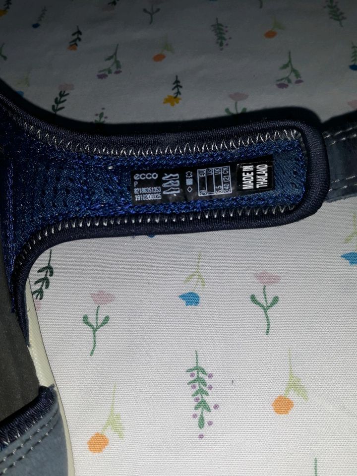 Ecco  Sandalen  Sandaletten   jeansblau  Größe 38  bzw. 5 in Roth b Hamm