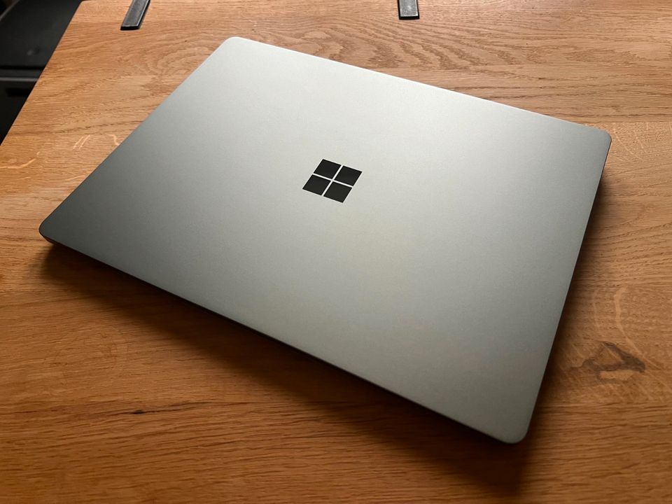 Microsoft Surface Laptop Go 2 128GB i5 8GB RAM Salbei Sage in Bockel