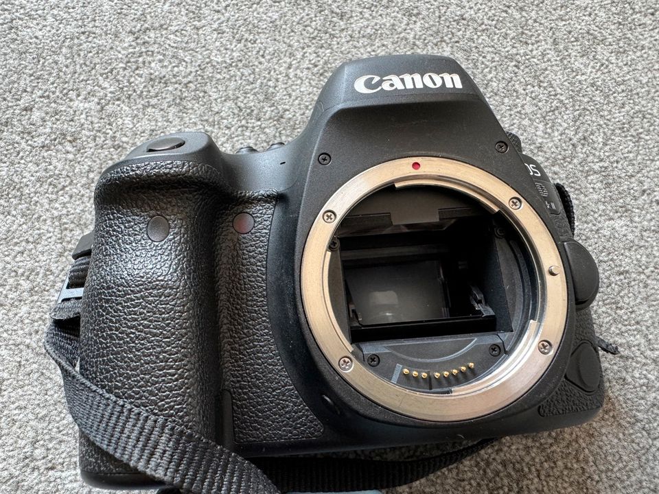 Canon EOS 6D Mark 2 16000 Auslösungen in Koblenz