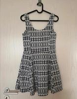 Neues Blau/Weißes Kleid in M/38 von H&M Hessen - Bad Emstal Vorschau