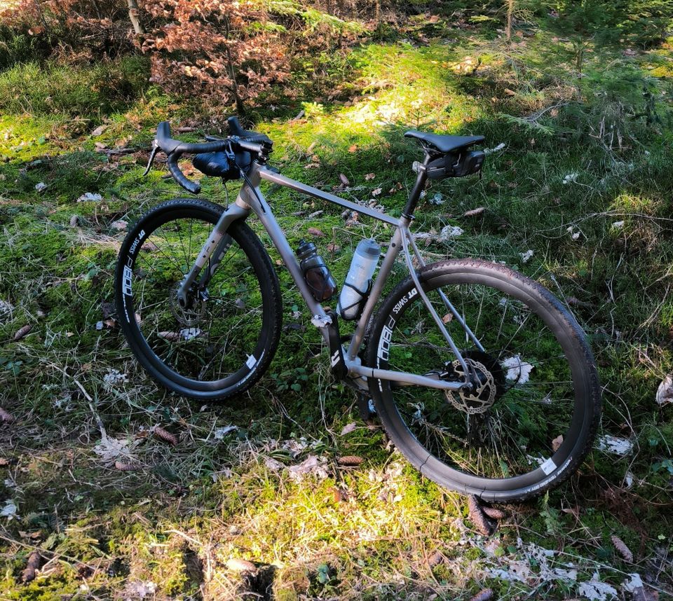 Rondo RUUT AL1 Gravebike Large / Rennrad - 2 Radsätze in Bonn