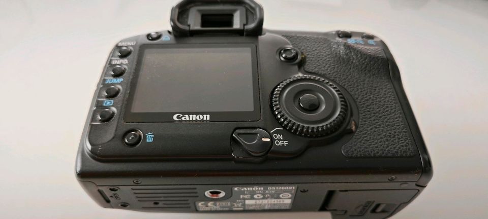 Canon EOS 5D Body zu verkaufen incl 2 akkus in Kaiserslautern