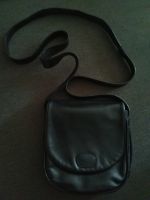 Vintage Handtasche Leder schwarz 17 x 19 cm Frankfurt am Main - Ostend Vorschau