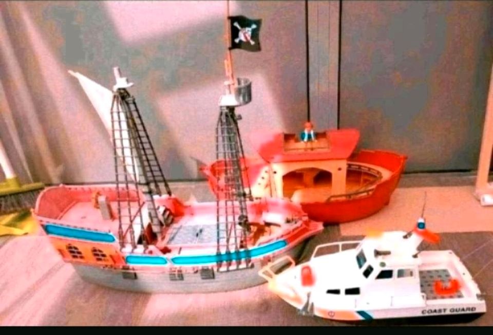 Piratenschiff und Arche Noah und Coast Guard Schif von Playmobil! in Bremen