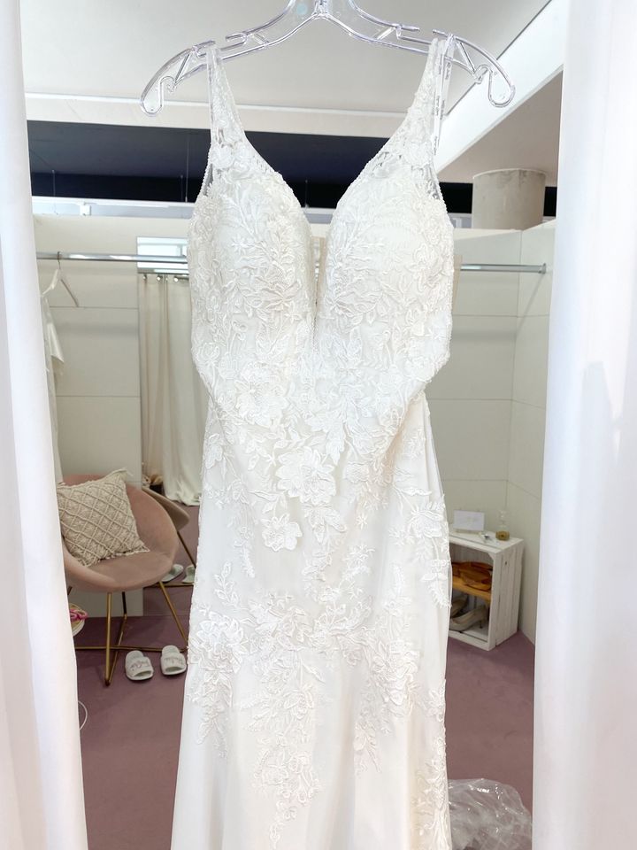 Neu & ungetragenes Brautkleid von Stella York. Größe: 36 in Regensburg