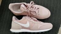 Nike Sneaker Turnschuhe rose wie neu 38 39 5.5 internatinalist Thüringen - Zeulenroda Vorschau