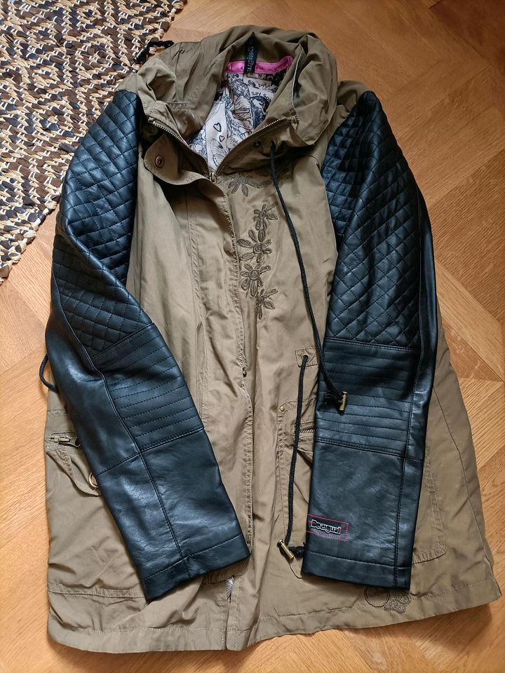 Desigual Mantel Khaki Größe XL in Heppenheim (Bergstraße)