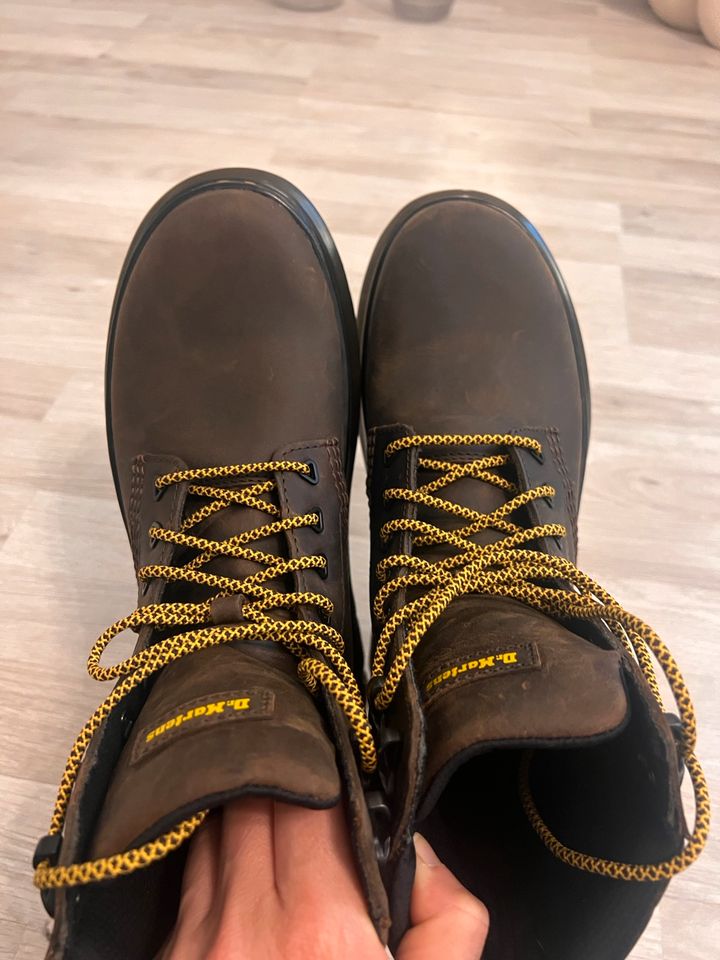 DR. MARTENS Schnürstiefelette- nagelneu- in Berlin