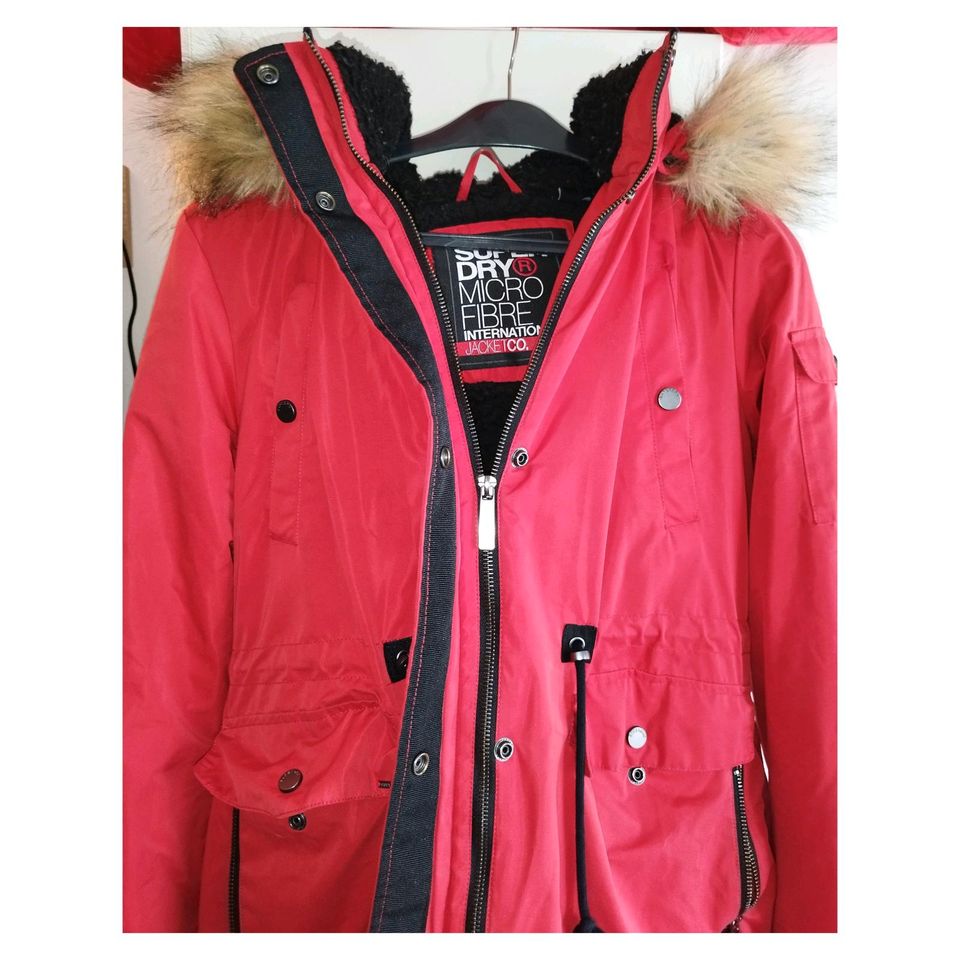 Superdry Winterjacke  ( Damen ) in Potsdam