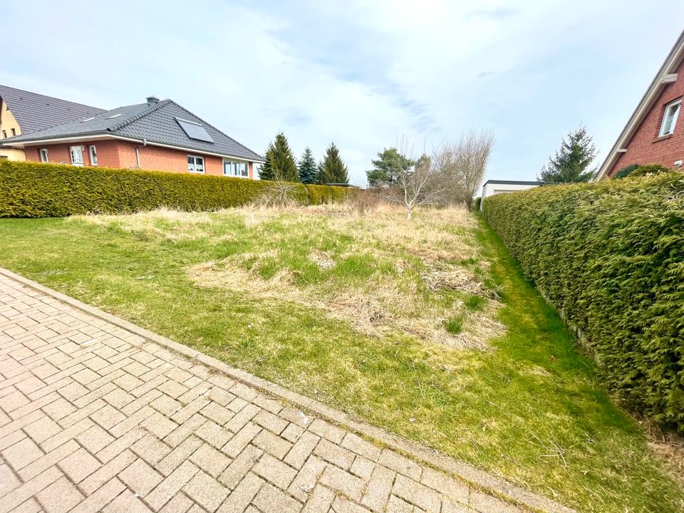 Baugrundstück von 780m² in einer ruhigen, ländlichen Umgebung mit unverbautem Blick aufs Feld in Raguhn