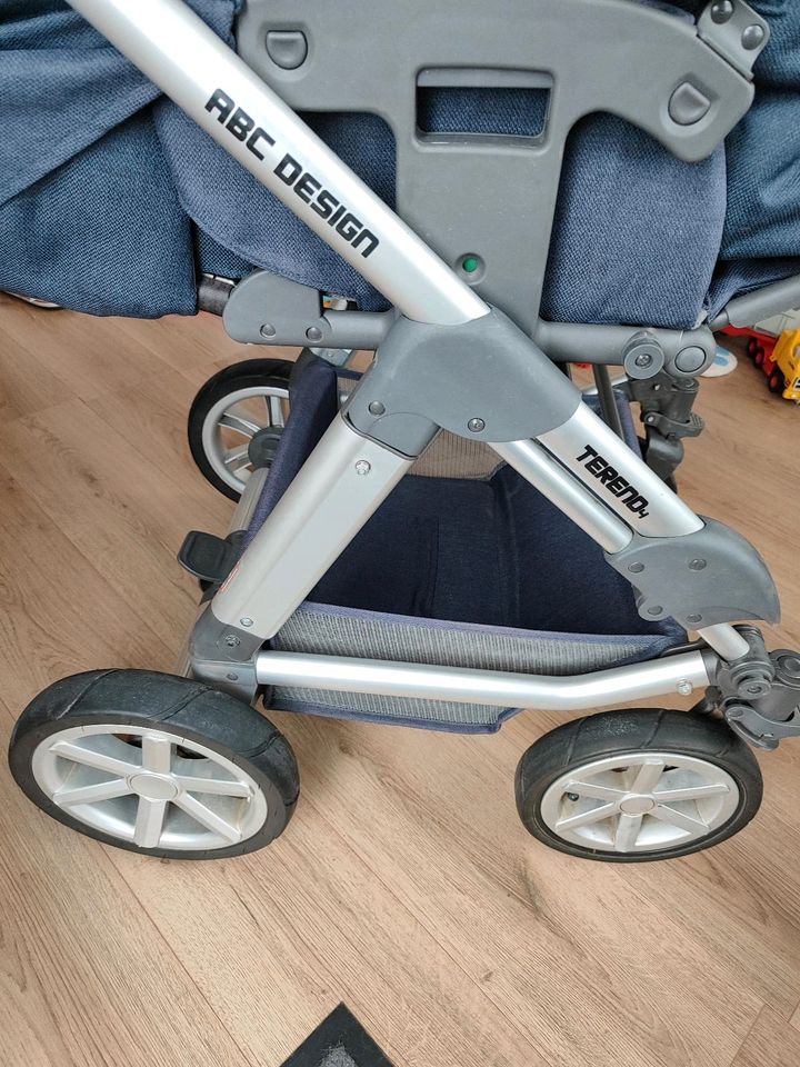 Kombi Kinderwagen ABC Tereno 4 in Burbach