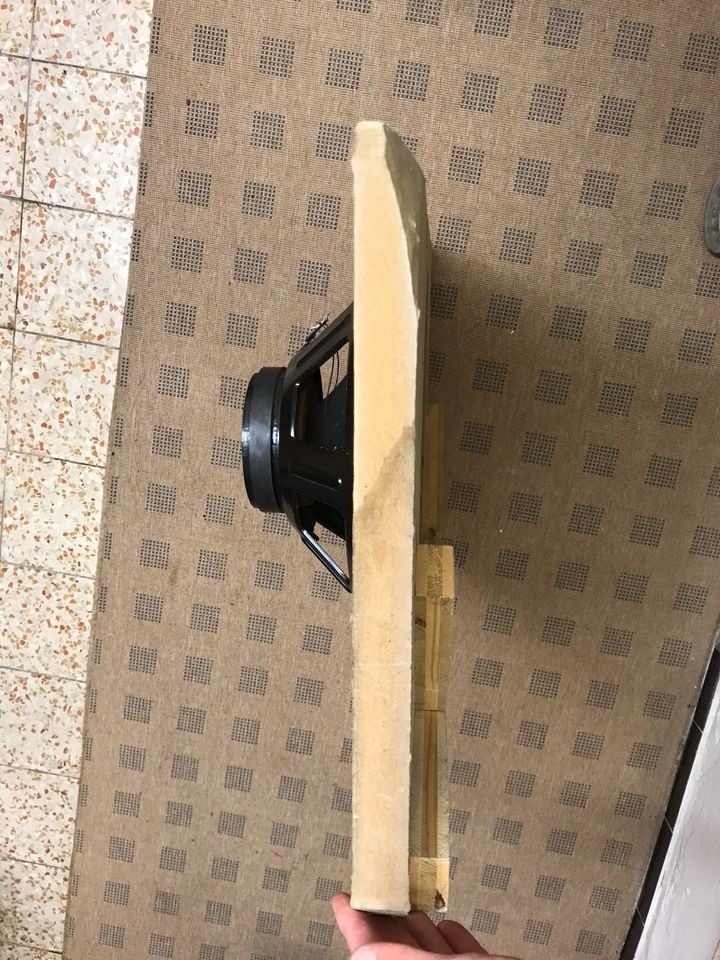 Subwoofer Basslautsprecher 300mm auf 30mm MDF Platte für BMW E34 in München