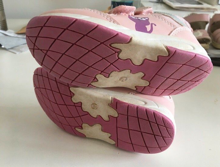 Sneakers Turnschuhe Klett Gr. 24 Cupcake in Eggenfelden