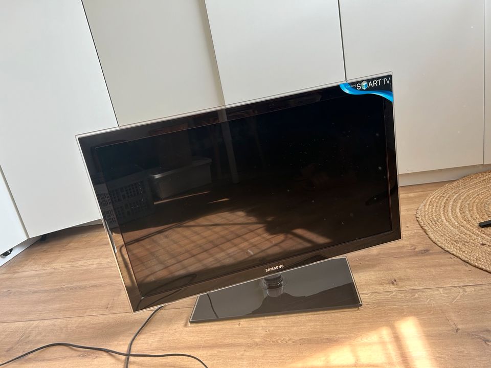 Samsung Smart TV - 80cm Durchmesser/ 31 Zoll in Hannover