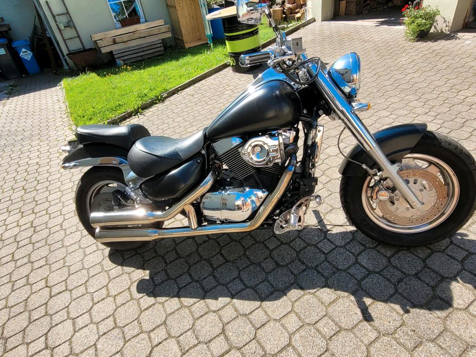 Suzuki Intruder 1500 in Geyer