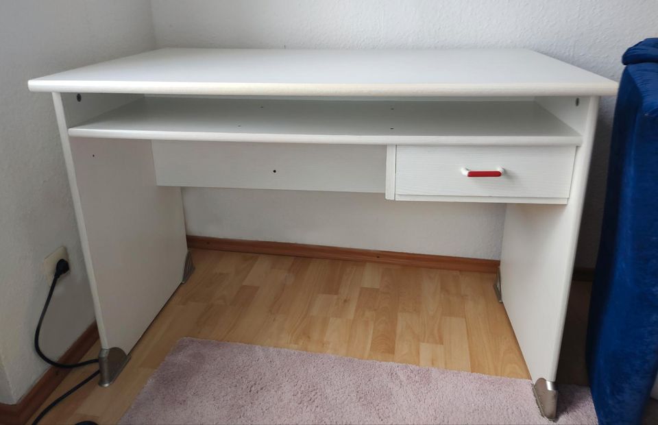 Schöner Schreibtisch | weiß in Aachen