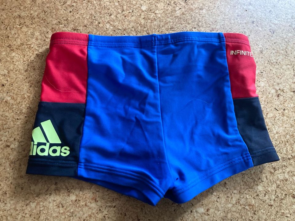 Adidas Badehose 116 in Schieder-Schwalenberg