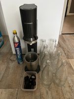 Soda Stream mit 2 Gasflaschen und 8 originalen Glasflaschen Niedersachsen - Göttingen Vorschau