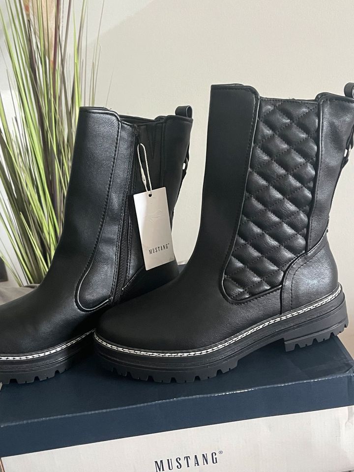 ❤️ Mustang Stiefel ❤️ Neu ❤️ 40 ❤️ OVP ❤️ NP 89,95 in Teltow