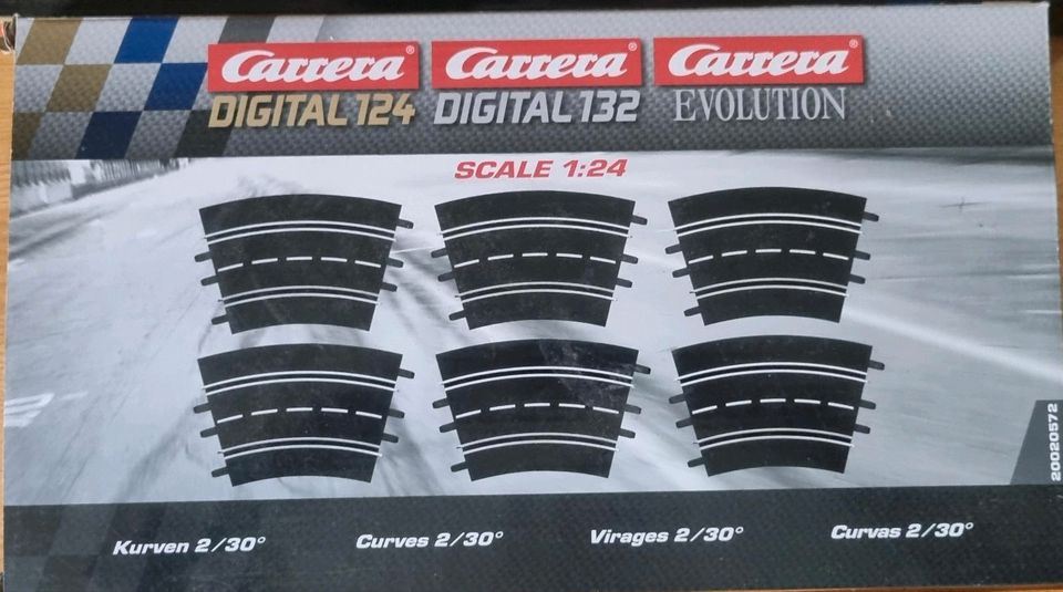 Carrera digital 132 mit Streckenerweiterung in Bad Segeberg