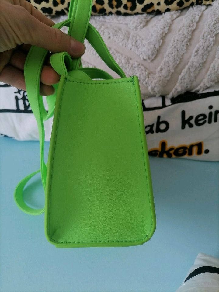 Tasche H&M Neu! in Öhringen