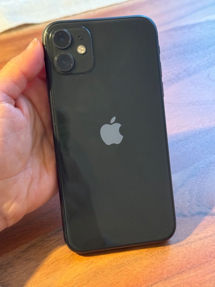 iPhone 11 64GB in Gerlingen