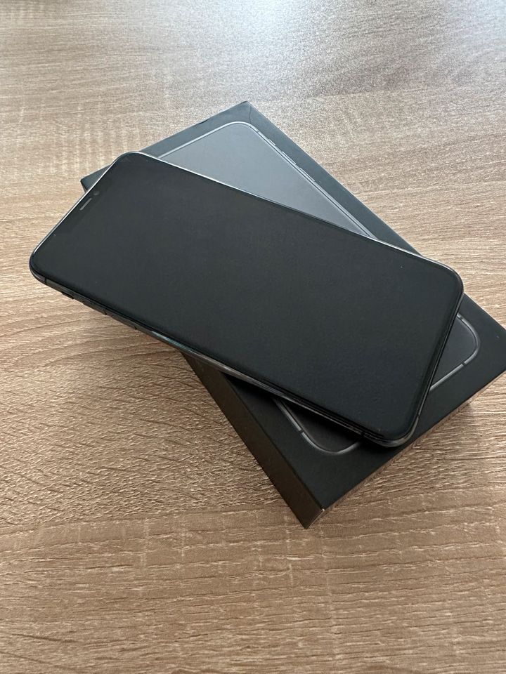 iPhone 11 Pro Max 64 gb mit OVP in Mönchengladbach