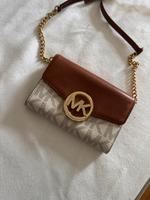 Michael Kors Handtasche mit minimalen Gebrauchsspuren Eimsbüttel - Hamburg Eimsbüttel (Stadtteil) Vorschau