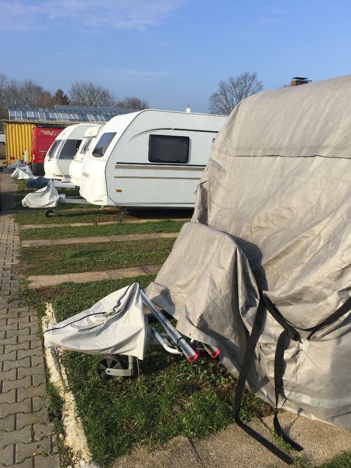 Abstellplatz/Parkplatz (abgeschlossen und befestigt) zu vermieten in Wöllstadt