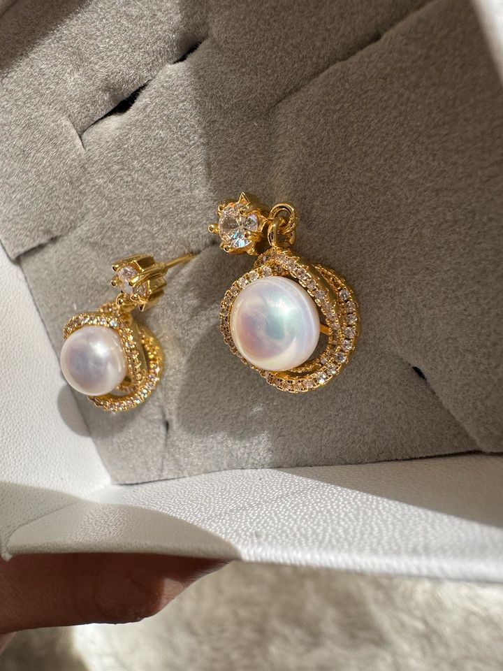 Perlenohrringe Pearl ear-rings in Berlin