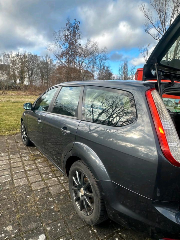 Ford Focus 1,6 2008 tüv bis 10/2025 in Rottweil