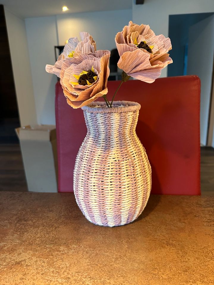 Korbvase Vase Korb Blumen Kunstblumen in Althegnenberg