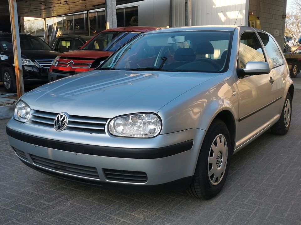 Fahrertür - VW Golf 4 2-Türer - Tür Links Silber LA7W in Lippstadt